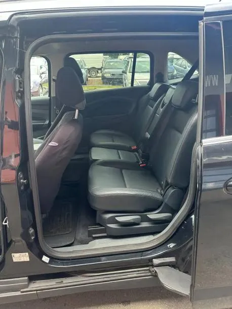 Ford Grand C-Max Titanium
