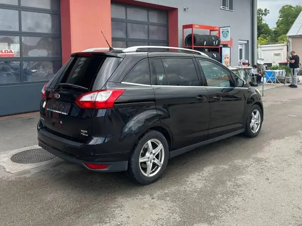 Ford Grand C-Max Titanium