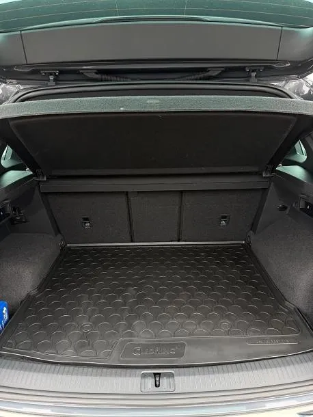 VW Tiguan 2,0 TDI R-Line DSG |Assistent Paket SUV / Geländewagen