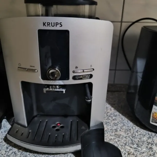 Vollautomatische Kaffeemaschine