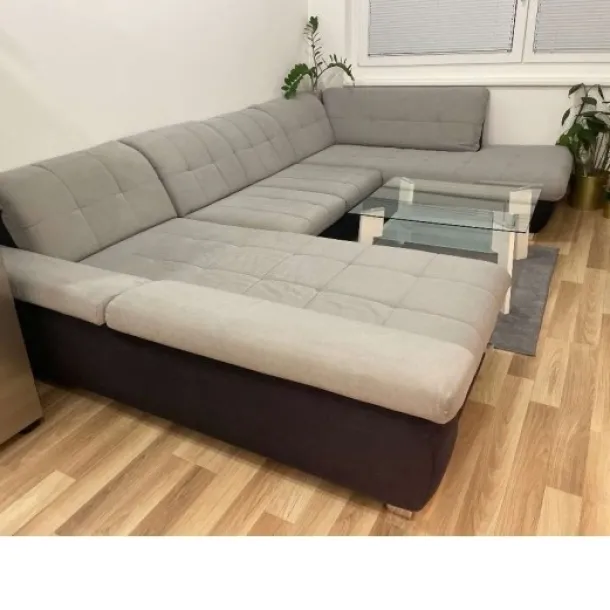 Sofá U-Formig mit Bettfunktion inkl. Tisch