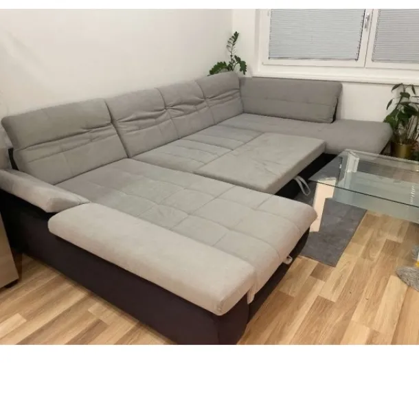 Sofá U-Formig mit Bettfunktion inkl. Tisch