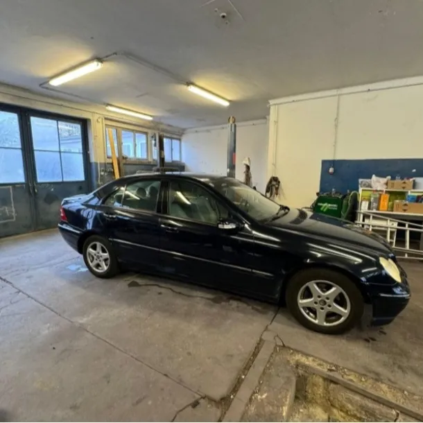 Mercedes C200