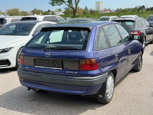 Opel Astra 1,6 GL