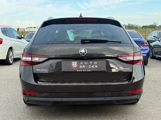 Skoda Superb Kombi 2,0 TDI